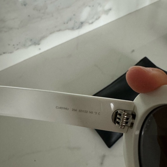 CELINE TRIOMPHE sunglasses. White. main image 4